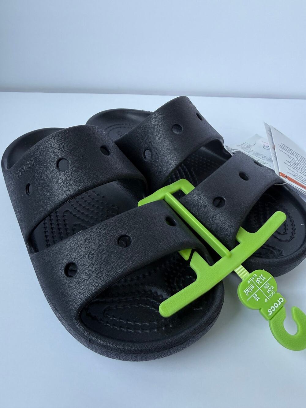 Crocs Classic Sandal V2 209403-001 Black Kids EUR 33-34 / US M2/W4 New With Tags